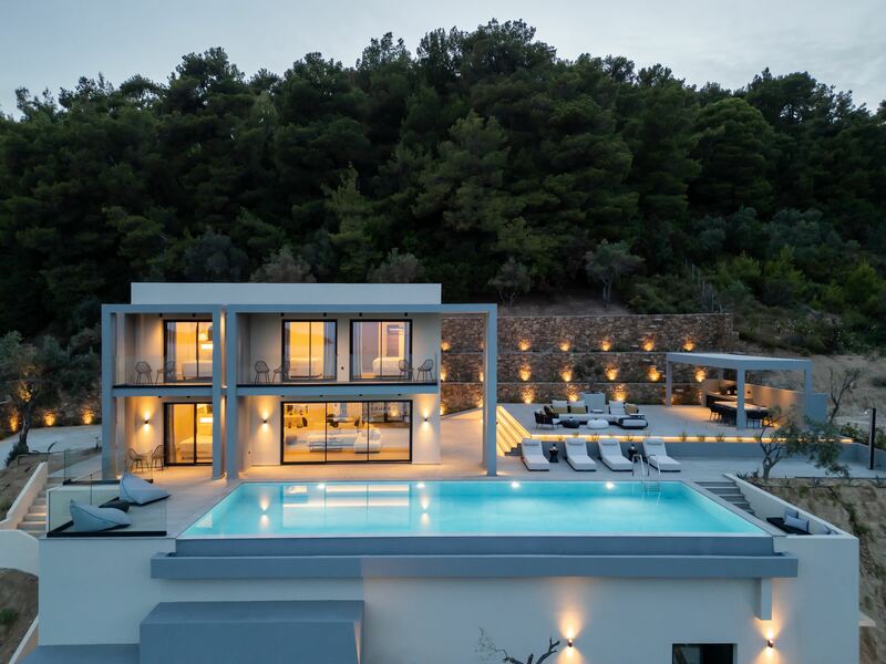 Luxury Villa Expertise